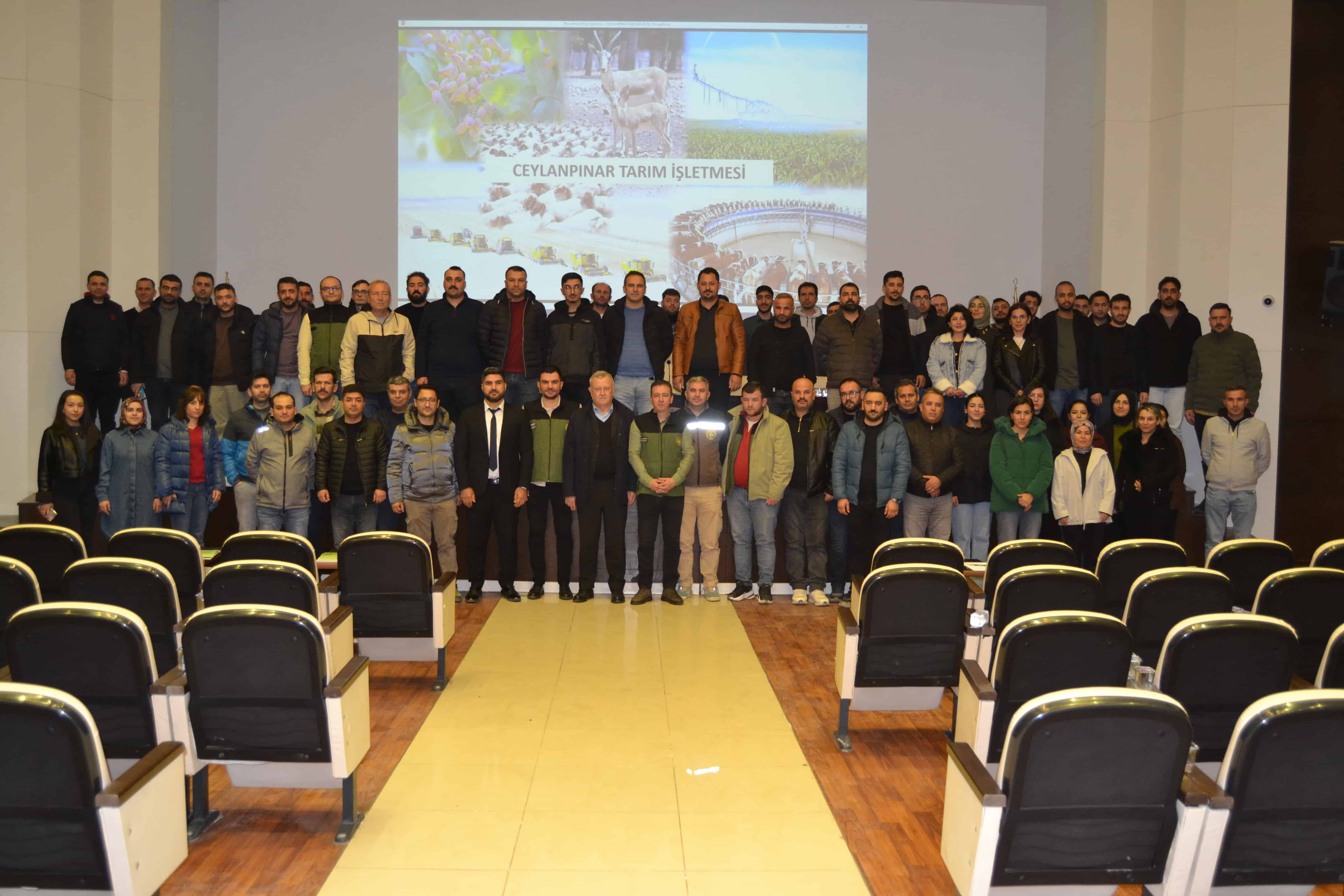 CEYLANPINAR TARIM İŞLETMESİNDE YONCA ÜRETİMİNE YÖNELİK TEKNİK SUNUM GERÇEKLEŞTİRİLDİ